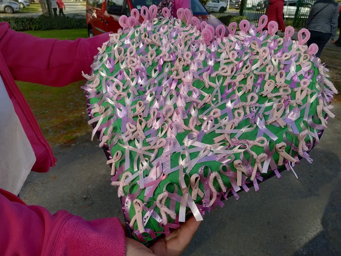 Coeur rubans Octobre Rose CHHA les Maronniers Chio_12 10 21_CJ